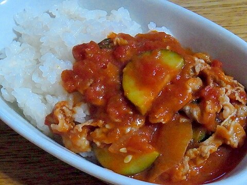 ズッキーニと豚肉のトマト煮込み